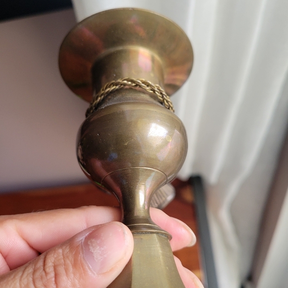 VINTAGE SOLID BRASS CANDLESTICK HOLDER MANUFACTURED IN INDIA 5.5" In Approx. - Picture 8 of 10